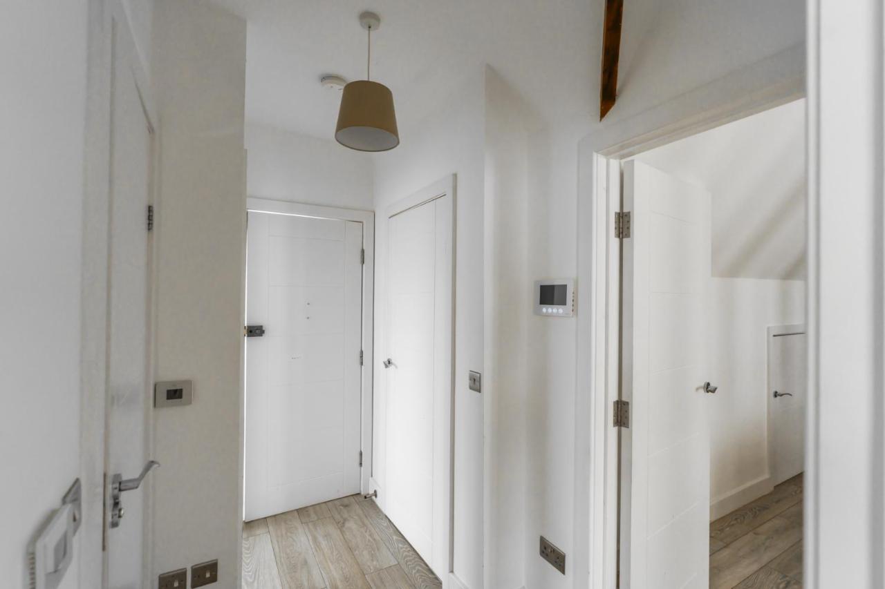 Top Floor Apartment High Street Kensington Londres Extérieur photo